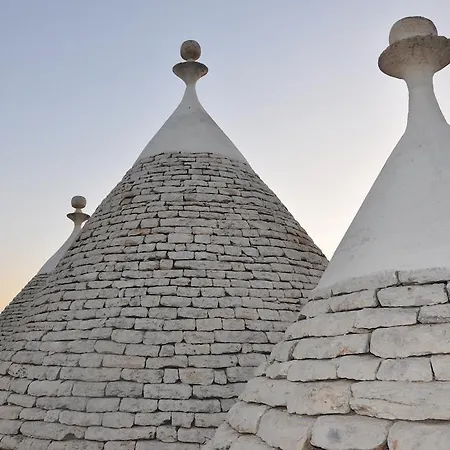 Alojamento de Acomodação e Pequeno-almoço Trulli Magravi - 4*